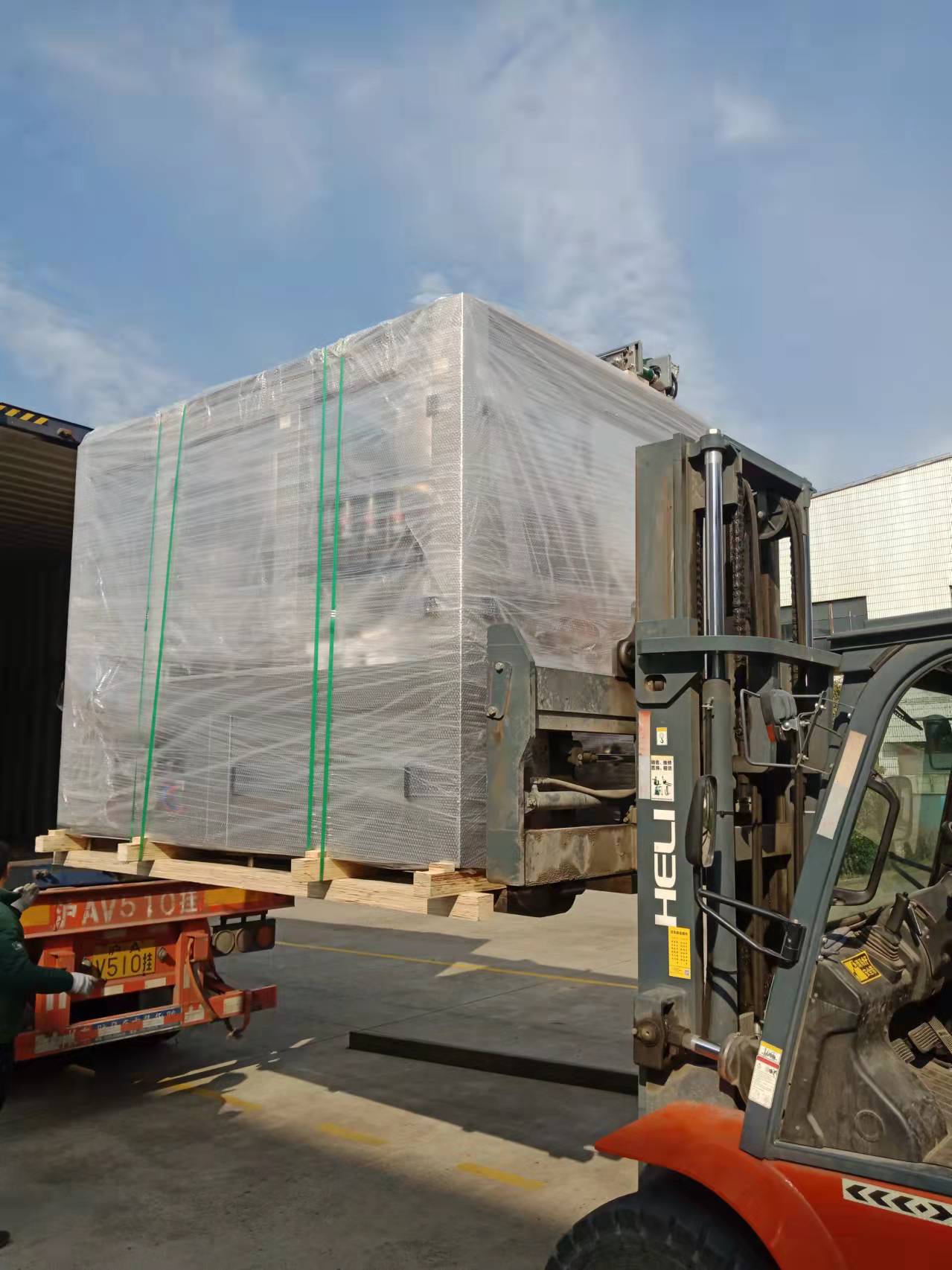 6882659089f87f78425afade804777e