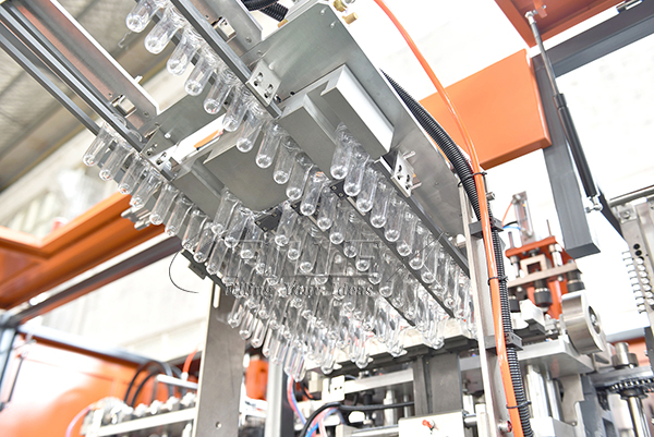 6 Cavity Servo Bottle Blow Molding Machine Delivered to Surabaya, Indonesia