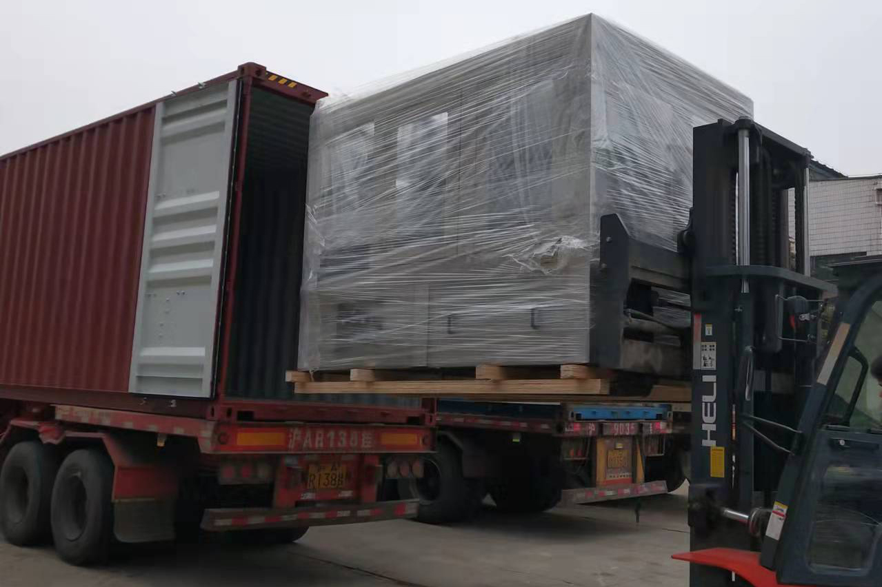 Mould 24-16-24-8 4 In 1 PET Bottle Beverage Filling Line is delivered Indonesia 